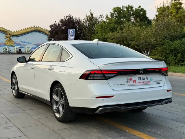 Honda Accord — Фото автомобиля 20