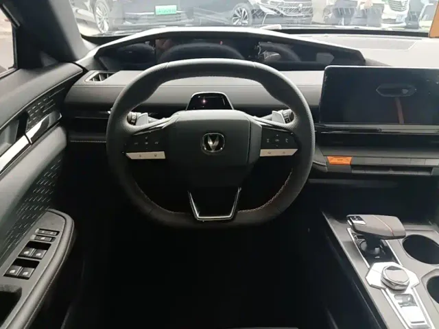 Changan UNI-V — Фото автомобиля 10