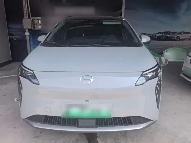 GAC Aion Y — Фото автомобиля 2