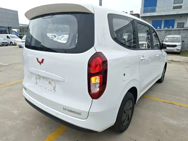 Wuling Hongguang — Фото автомобиля 6