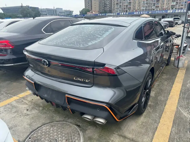 Changan UNI-V — Фото автомобиля 14