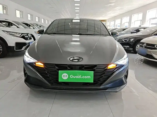 Hyundai Elantra — Фото автомобиля 2