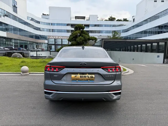 Ford Mondeo — Фото автомобиля 9