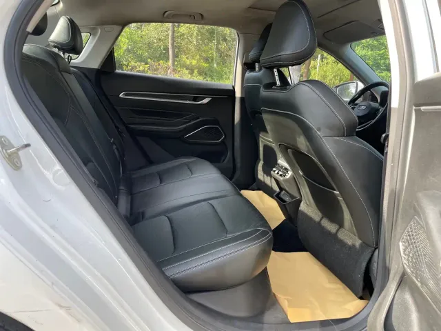 Geely Emgrand — Фото автомобиля 9