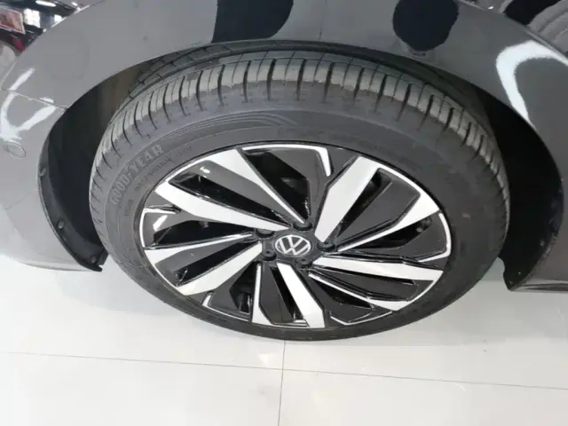 Volkswagen Passat — Фото автомобиля 22
