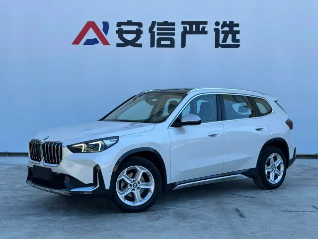 Фотография автомобиля — BMW X1