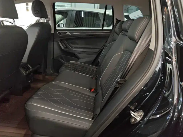 Volkswagen Tiguan L — Фото автомобиля 16