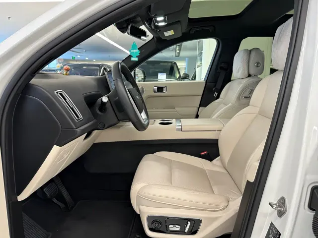 Li Auto L7 — Фото автомобиля 9
