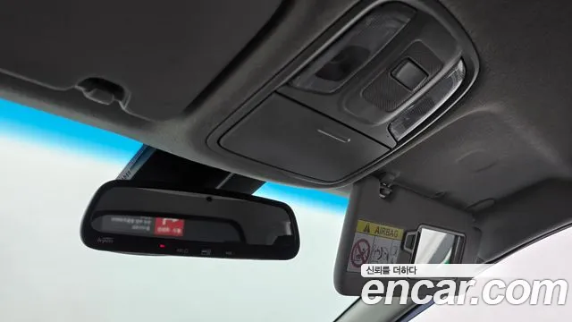 Kia Niro — Фото автомобиля 25