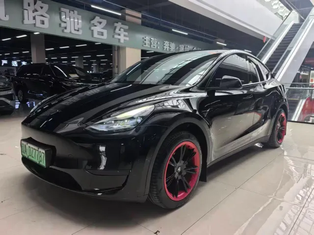 Фотография автомобиля — Tesla Model Y