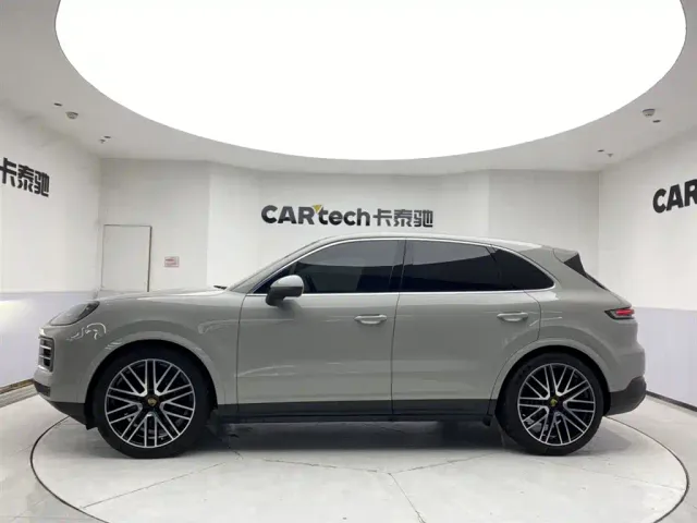 Porsche Cayenne — Фото автомобиля 8