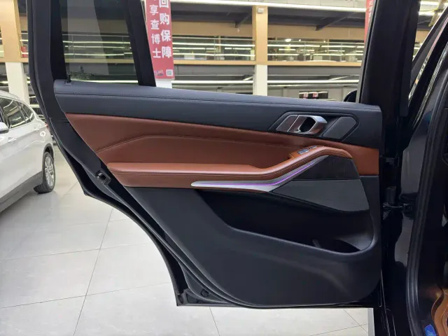 BMW X7 — Фото автомобиля 5