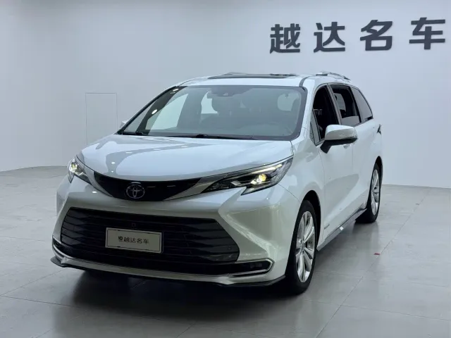 Toyota Sienna — Фото автомобиля 4