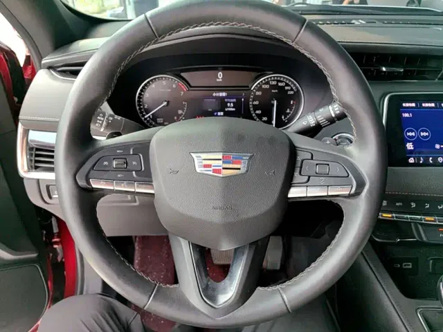 Cadillac XT4 — Фото автомобиля 10
