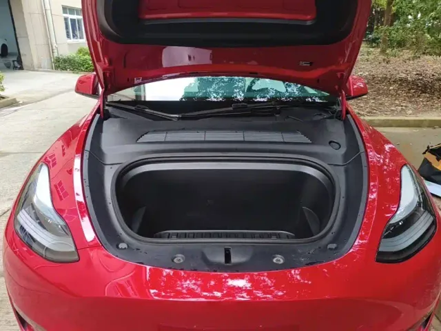 Tesla Model Y — Фото автомобиля 15