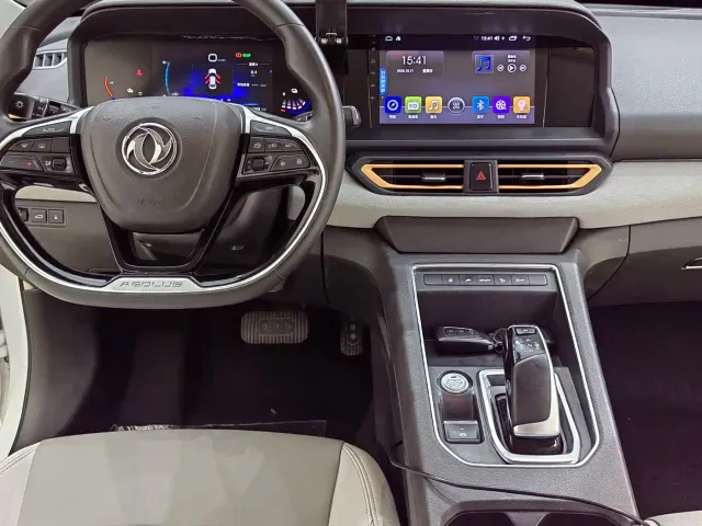 Dongfeng Fengshen E70 — Фото автомобиля 10