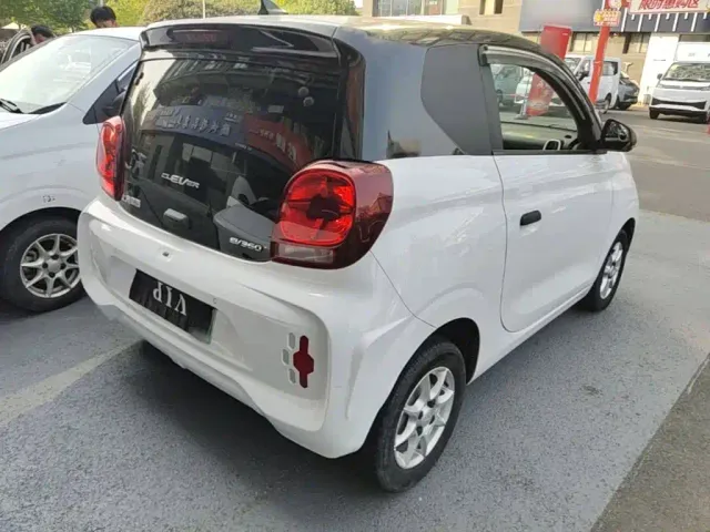 Roewe Clever — Фото автомобиля 6