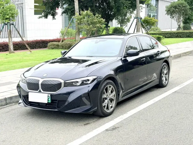 Фотография автомобиля — BMW i3