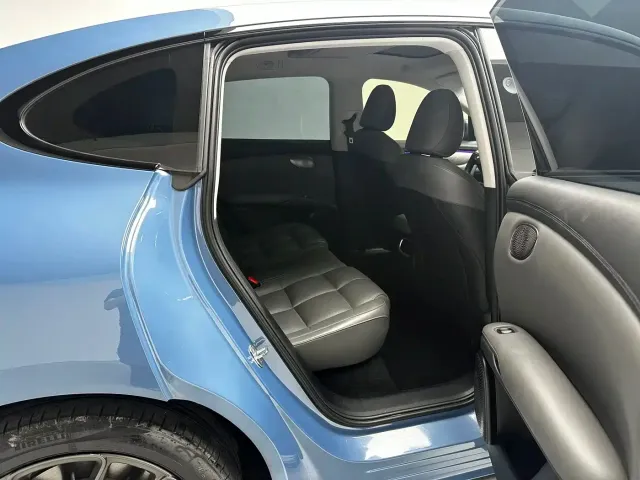 IM Motors LS6 — Фото автомобиля 12