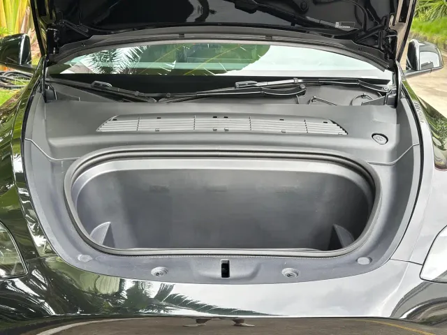 Tesla Model Y — Фото автомобиля 20