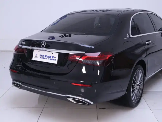 Mercedes-Benz E-Class — Фото автомобиля 8