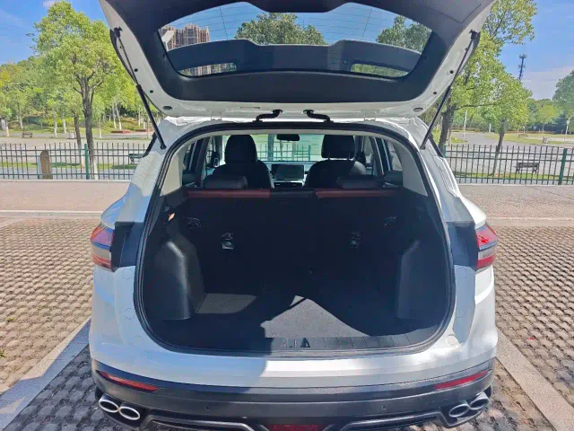 Geely Binyue — Фото автомобиля 11