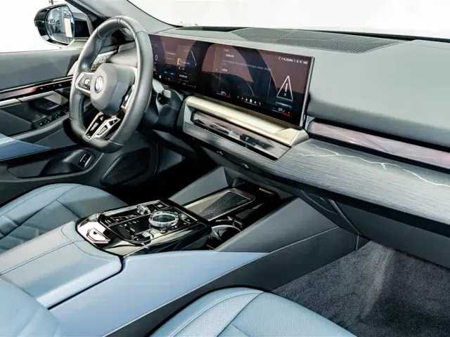 BMW 5 Series — Фото автомобиля 19