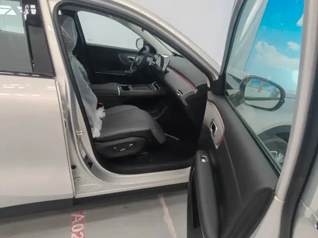 Changan Qiyuan Q05 — Фото автомобиля 26