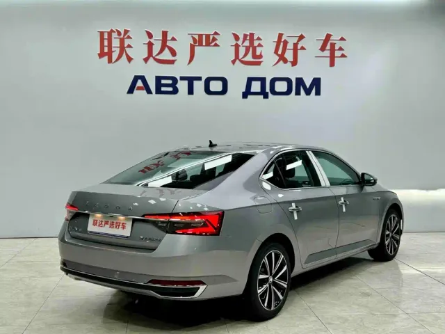 Skoda Superb — Фото автомобиля 6