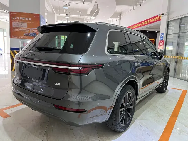 Li Auto ONE — Фото автомобиля 4