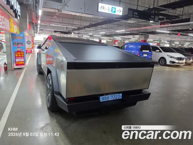 Tesla Cybertruck — Фото автомобиля 12