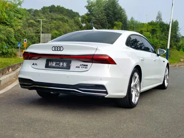Audi A7L — Фото автомобиля 7