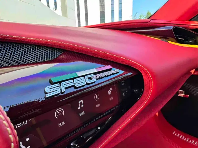 Ferrari SF90 — Фото автомобиля 11