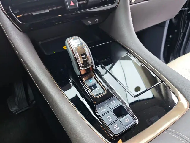 Toyota Vellfire — Фото автомобиля 17