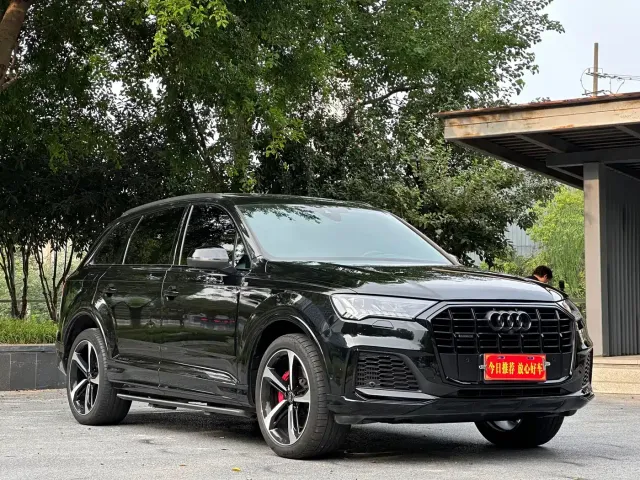 Фотография автомобиля — Audi Q7