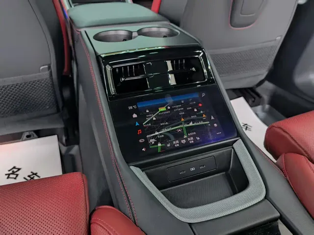 Porsche Panamera — Фото автомобиля 10