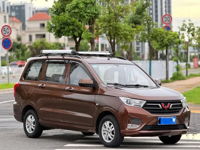 Wuling Hongguang — Фото автомобиля 3