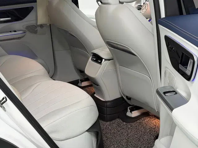Mercedes-Benz EQE SUV — Фото автомобиля 18