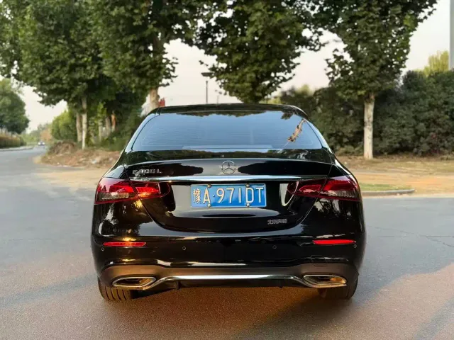 Mercedes-Benz E-Class — Фото автомобиля 8