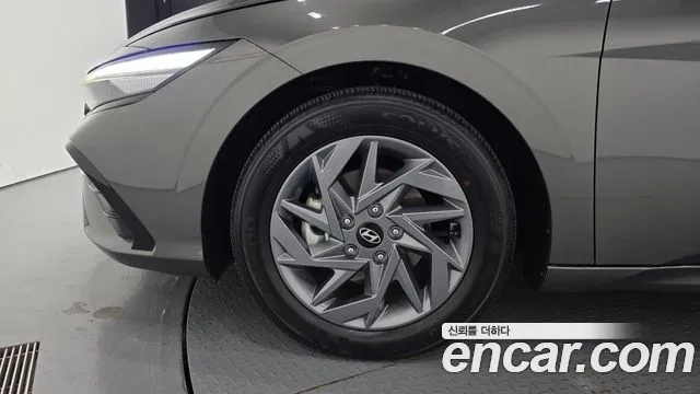 Hyundai Avante CN7 — Фото автомобиля 5