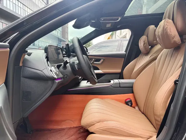 Mercedes-Benz E-Class — Фото автомобиля 3