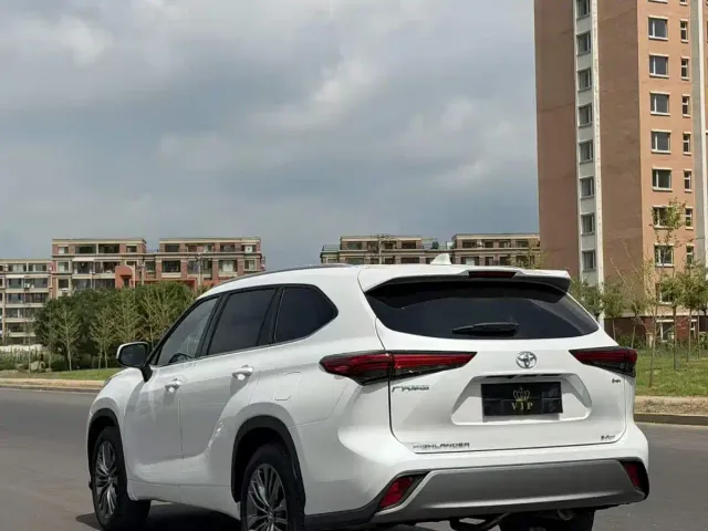 Toyota Highlander — Фото автомобиля 7