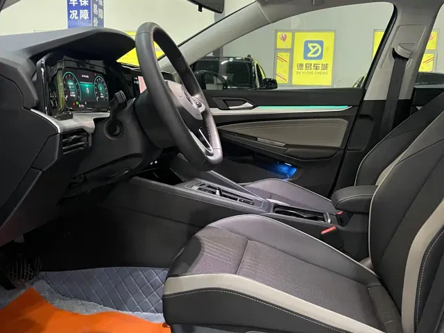 Volkswagen Golf 2021 280TSI DSG 30th Anniversary Edition — Фото автомобиля 10