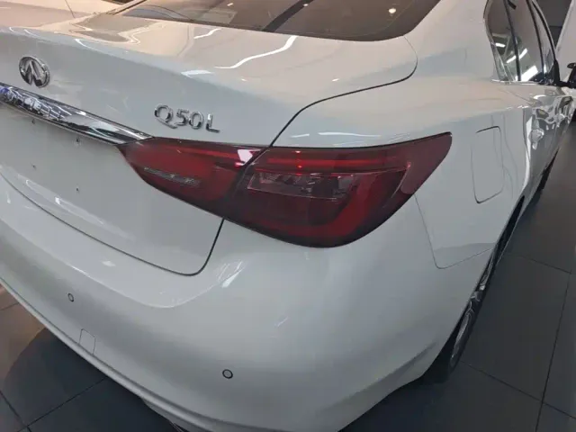Infiniti Q50L — Фото автомобиля 7