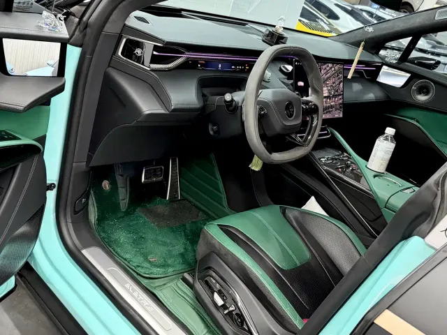 Lotus Eletre — Фото автомобиля 13