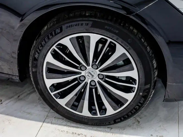 Volvo S90 — Фото автомобиля 15
