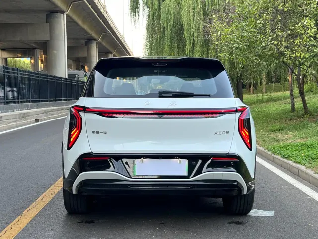 Hongqi Tian Gong 08 — Фото автомобиля 4