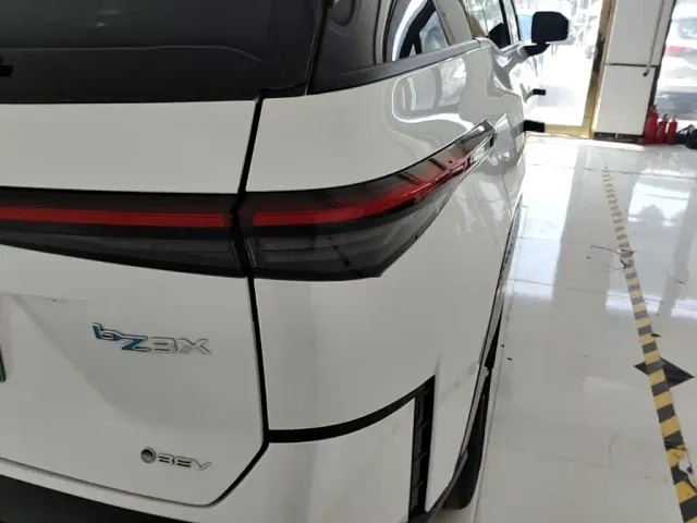 Toyota BoZhi 3X — Фото автомобиля 7