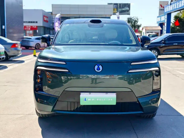 Denza N8L — Фото автомобиля 2