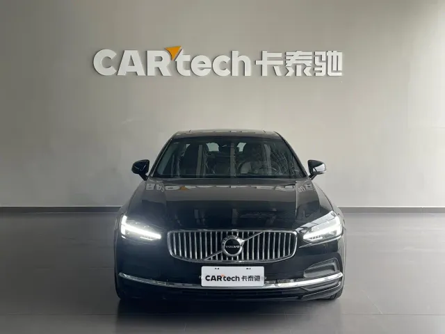Volvo Volvo S90 2024 B5 Momentum Luxury Edition — Фото автомобиля 2